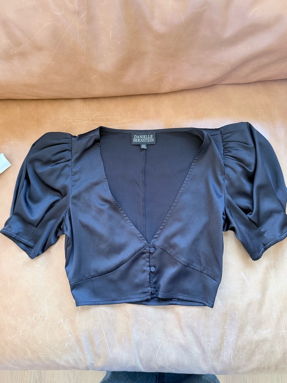 DANIELLE BERNSTEIN Black Satin Puff Sleeve V-Neck Crop Blouse